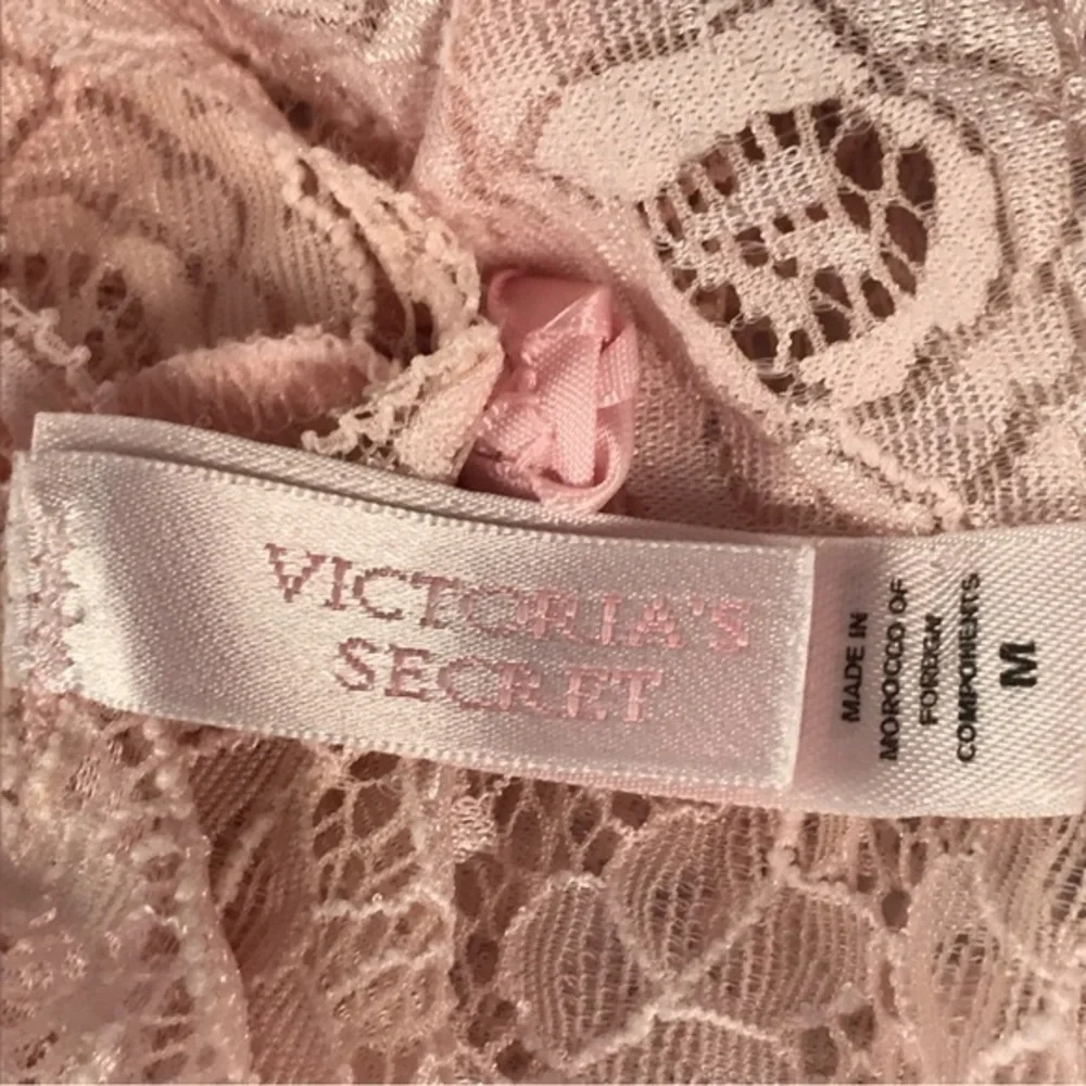 Victoria’s Secret Vintage Rose Pattern Lace‎ Tanga Panty Powder Pink size M